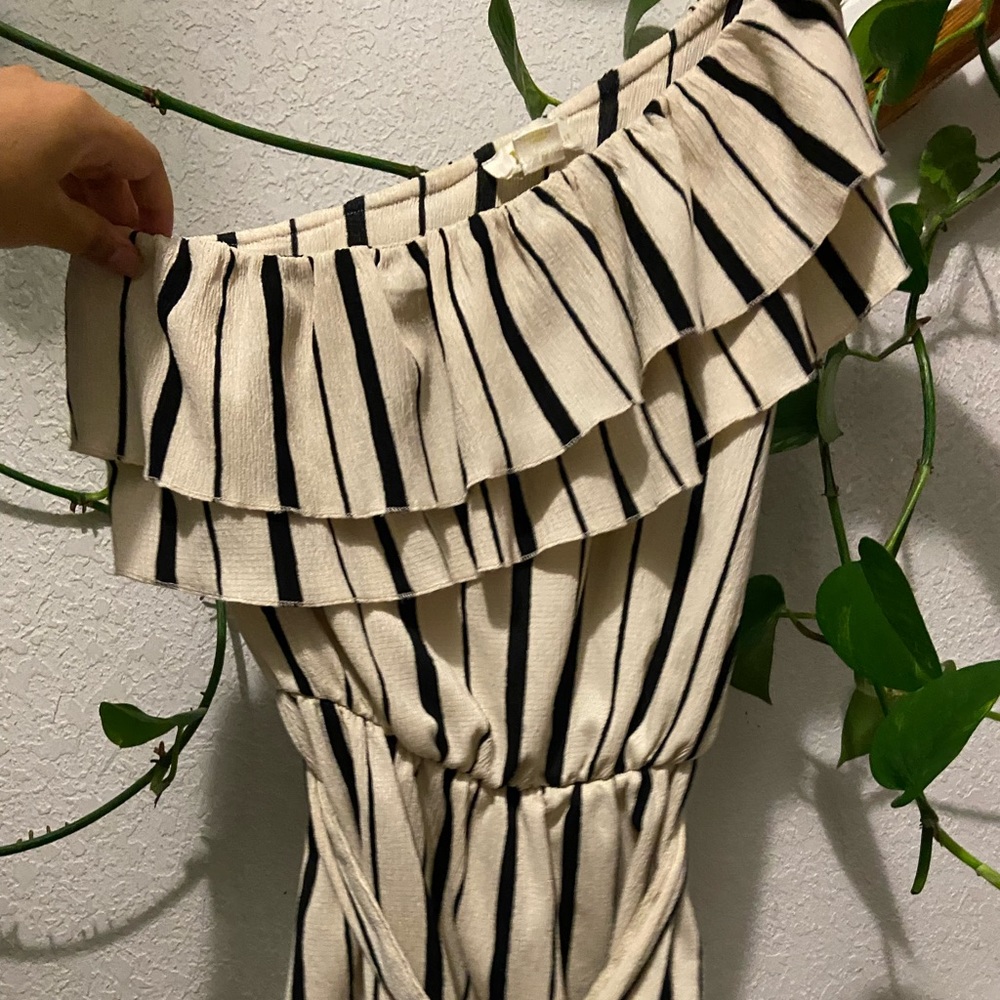 Off the Shoulder One Sleeve Top XS